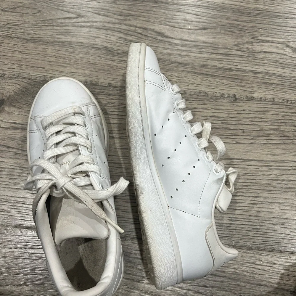 Sneakers Adidas white 7 size - Picture 1 of 2